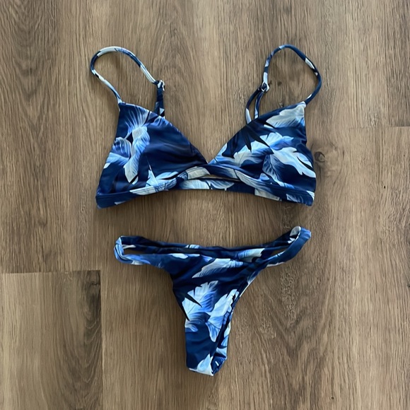 Mikoh skimpy bikini set - Picture 1 of 2